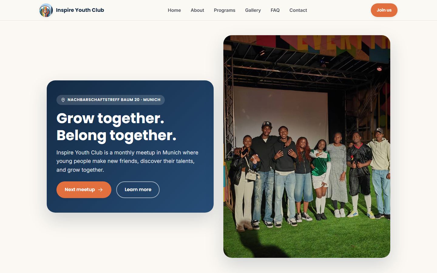 Vorschau der Website von Inspire Youth Club: Startseite mit Hero-Bereich und Gruppenfoto