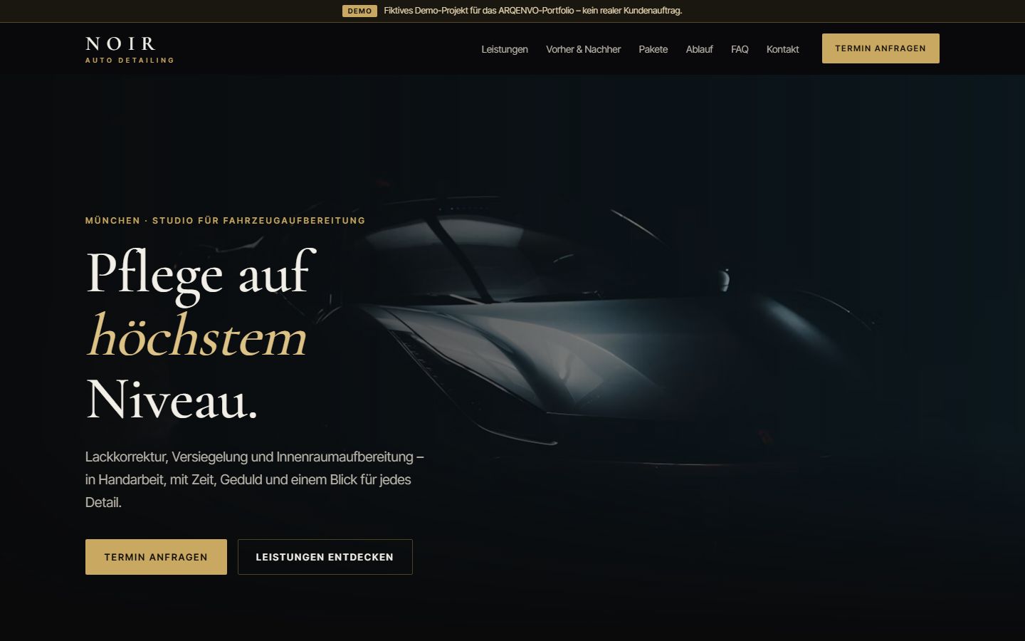 Vorschau der fiktiven Demo-Website NOIR Auto Detailing: dunkler Hero-Bereich mit Sportwagen und goldenen Akzenten